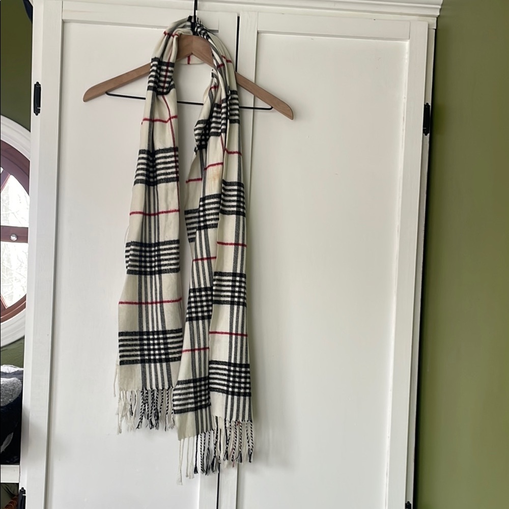 Classic Plaid Fringe Scarf in Black and White